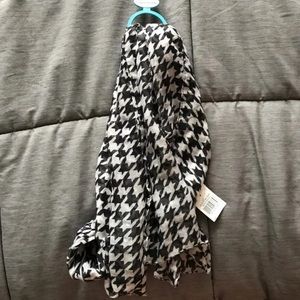 Black and White scarf